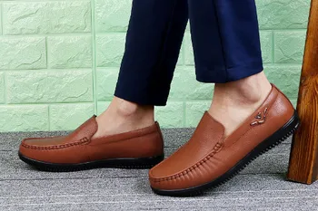 Vara noi de pantofi pentru bărbați