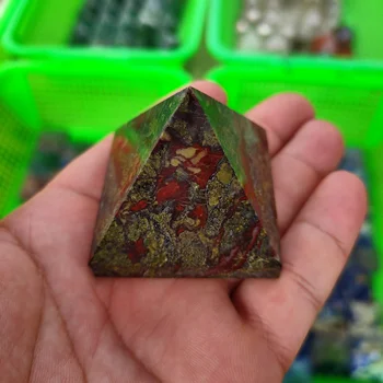 4-5cm de cristal natural de sânge de dragon piramidă de piatră tăiate din