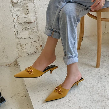 2020 Brand Designer De Femei Papuci De Casă Subțire Toc Mic Aluneca Pe Catâri Moda Lanț De Metal Slide-Uri Subliniat Toe Casual De Vara Diapozitive Pantofi