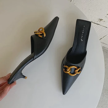 2020 Brand Designer De Femei Papuci De Casă Subțire Toc Mic Aluneca Pe Catâri Moda Lanț De Metal Slide-Uri Subliniat Toe Casual De Vara Diapozitive Pantofi