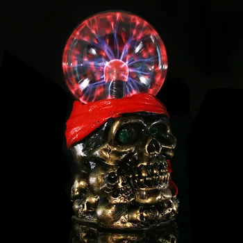 Rânjind Cap De Craniu Cu Bandană Roșie Statuie De Iluminat Sensibil La Atingere Cu Plasmă Mingea Pirat Schelet Ornamente